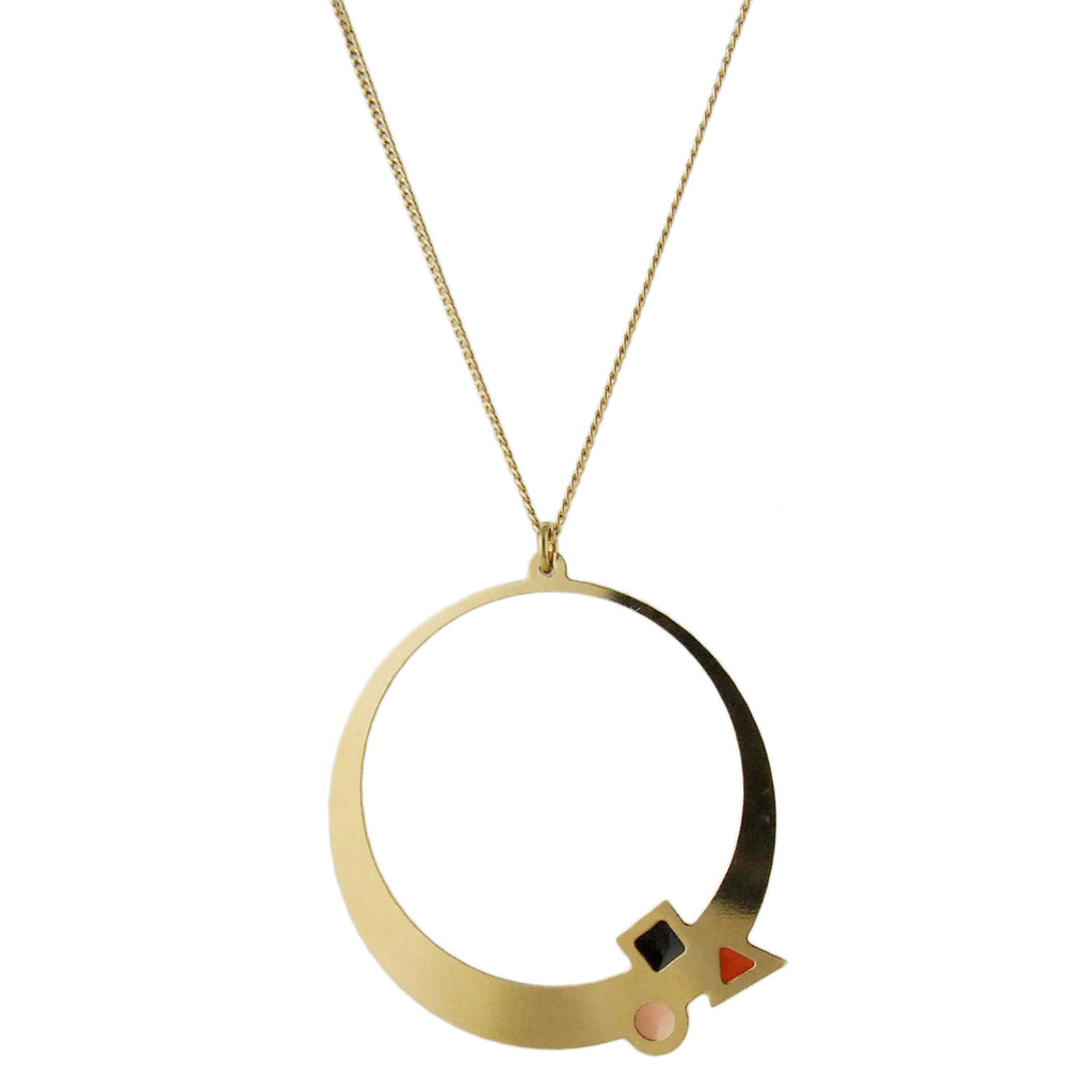 Long necklace with enamelled gold circle